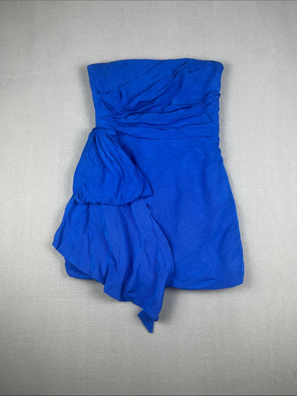 Monique Lhuillier Strapless Cobalt Blue Faille Minidress
Size: 4